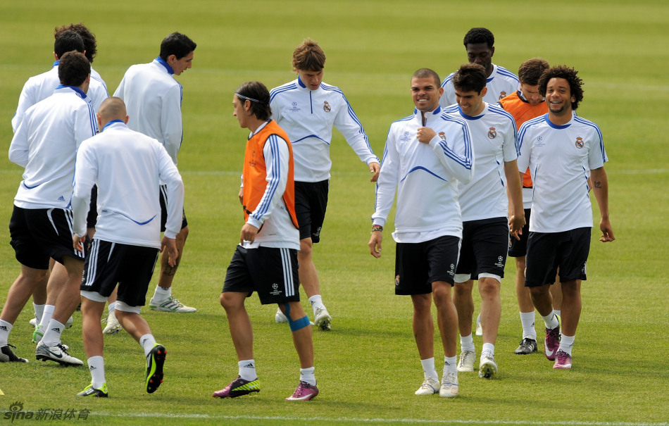 欧冠半决赛巴萨vs皇马图片