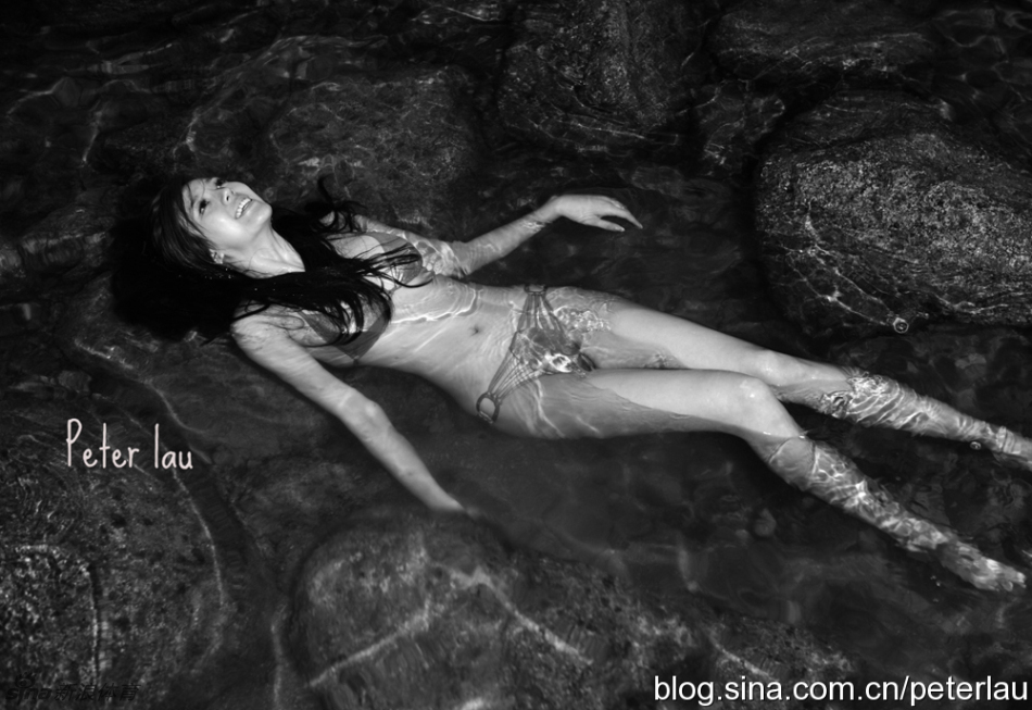 sexy Bikini Fotos von Zhou Weitong