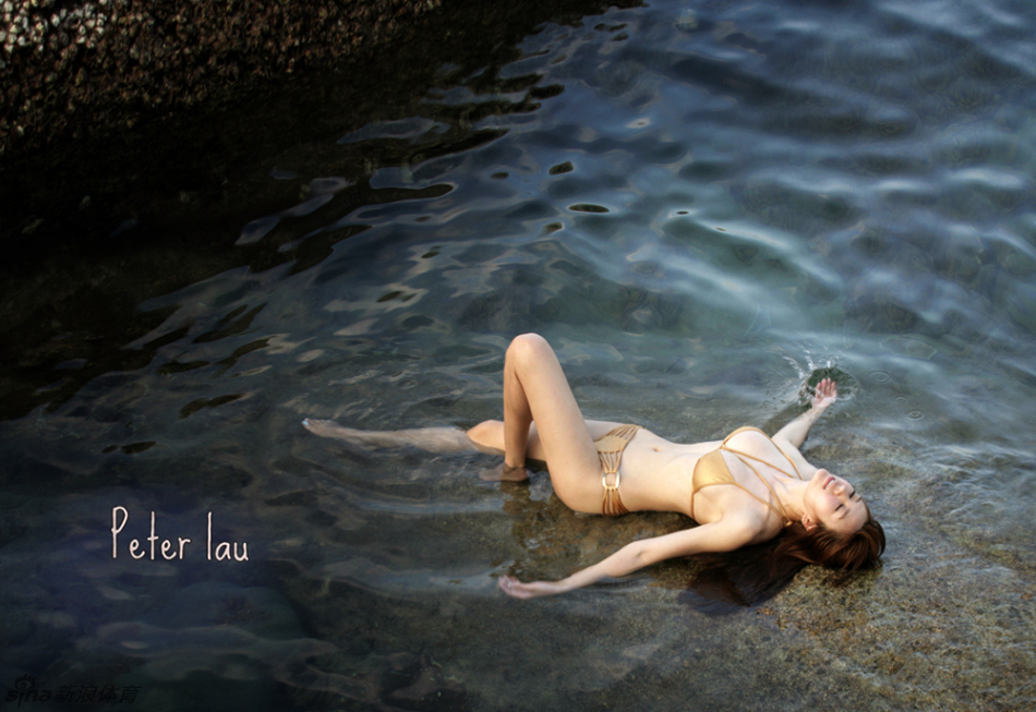 sexy Bikini Fotos von Zhou Weitong