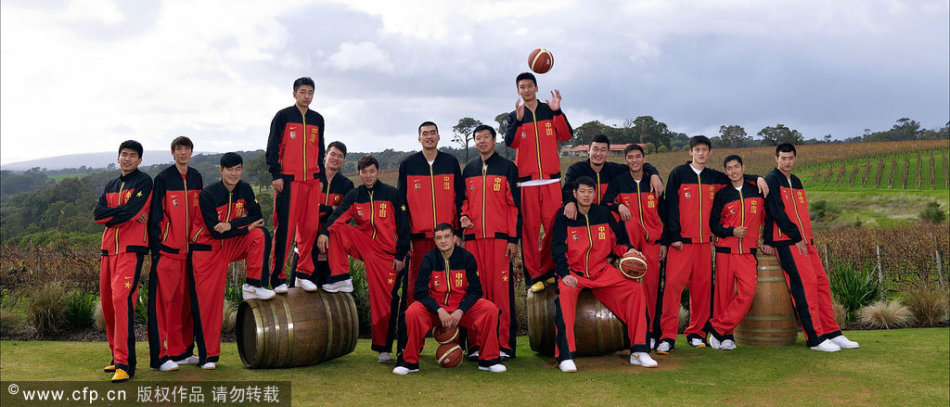 中国男篮拍摄全家福 - 新闻中心 - 佛山信息网 |