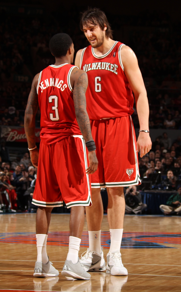 火红7月NBA各队红色球衣一览 - 新闻中心 - 佛