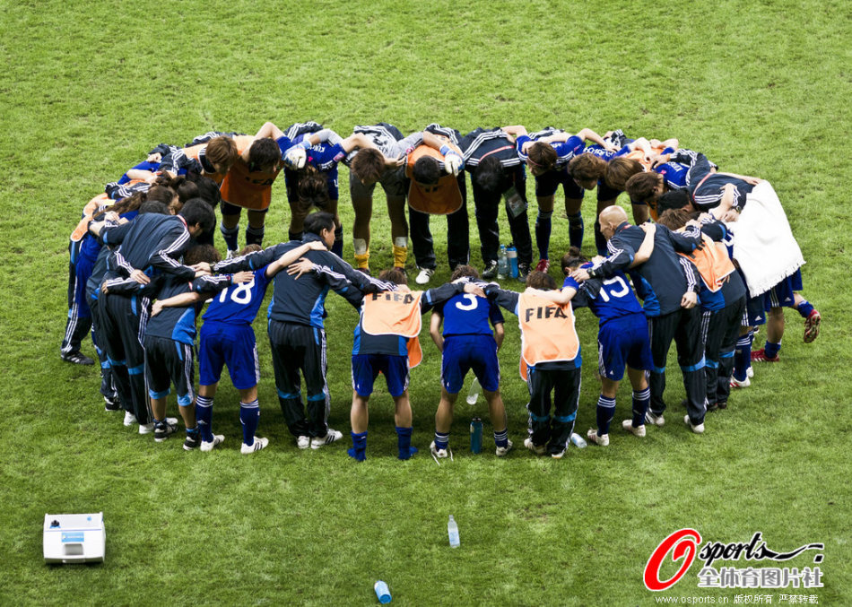 表现糟糕，比尔战旧主太阳14中2仅5分1板1助2失误，正负值