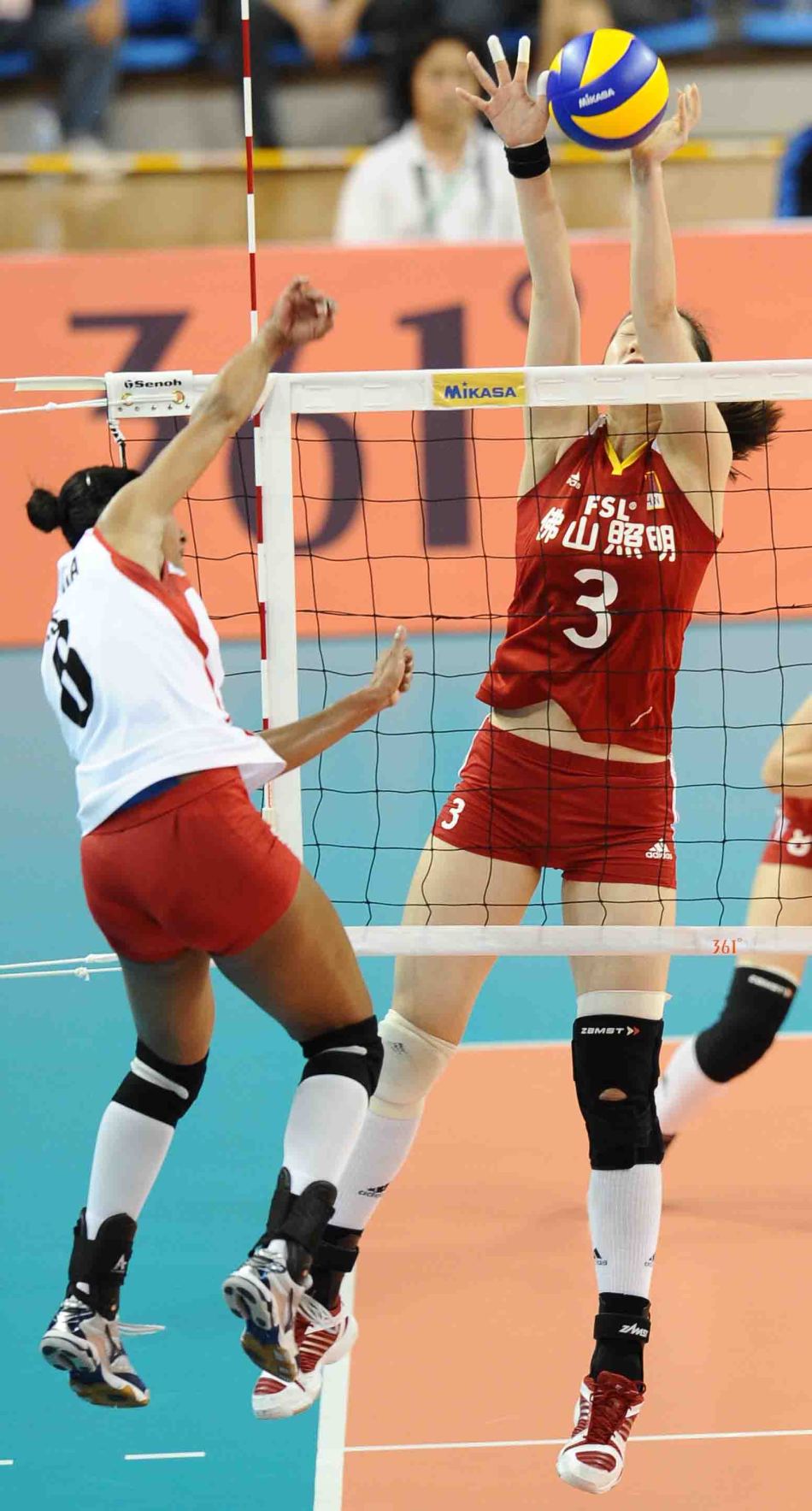 女排大奖赛中国3-0秘鲁_高清图集_新浪网