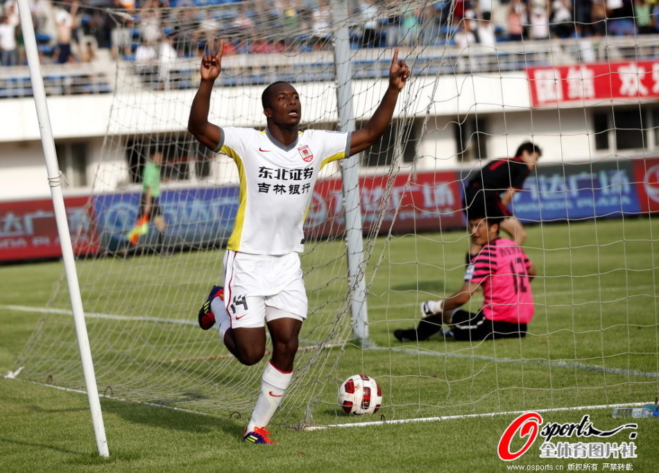 有些戲劇性！鵜鶘最后一攻墨菲三分不中 奎因再三分三不沾