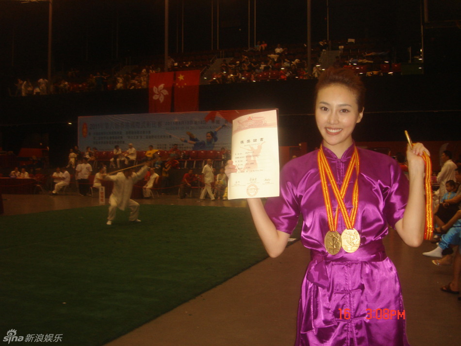 最美功夫女孩王滢获武术冠军_高清图集_新浪网