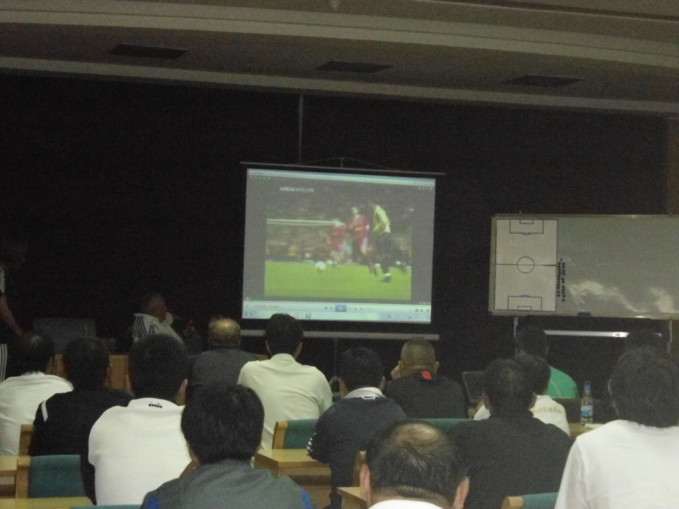 克莱迎独行侠生涯首次替补！变阵：拉塞尔上首发 弗拉格重回3号位