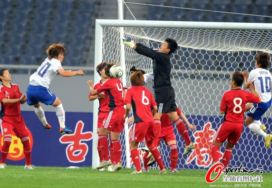 喬治：馬克西在賽后還會去進行力量訓練 這是偉大球員的做法