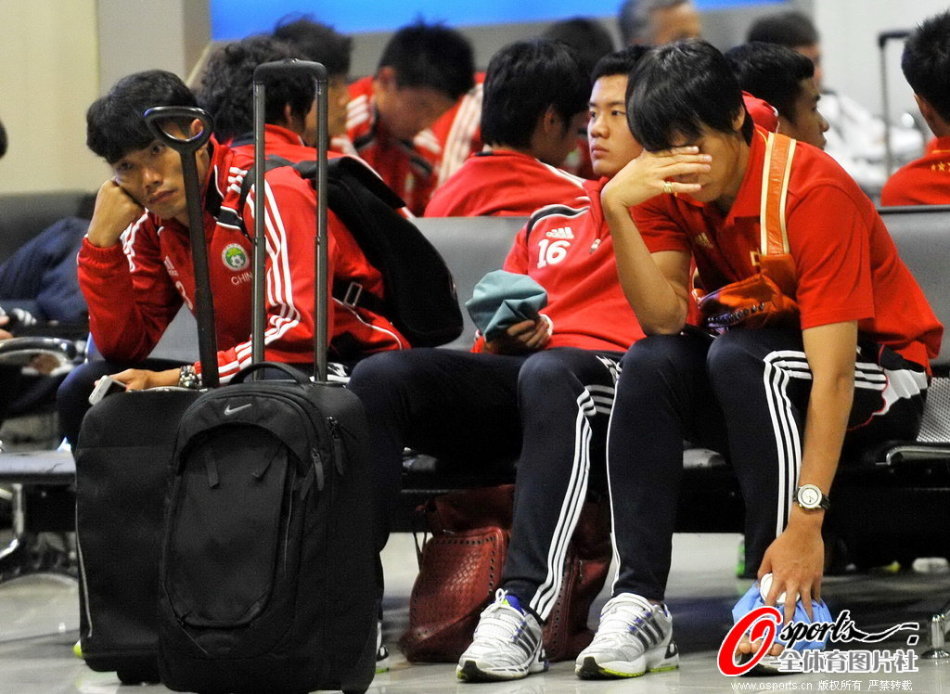 [流言板]Fly发文：王者第一个赛季我就在，我要当KPL第一个十年选手