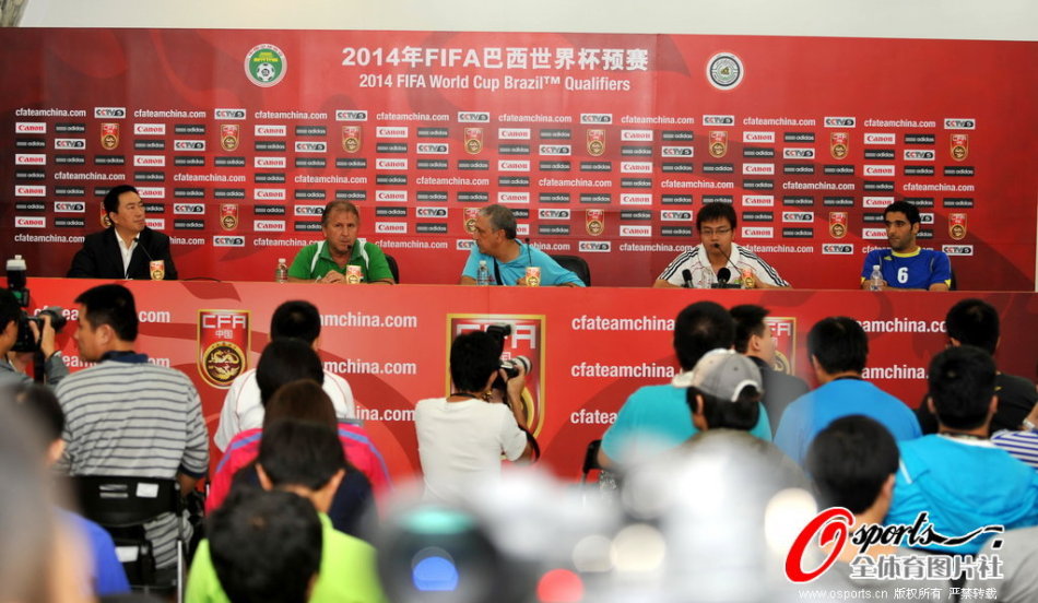 Hope也是好起来了，韩国人居然说chovy是中单Hope