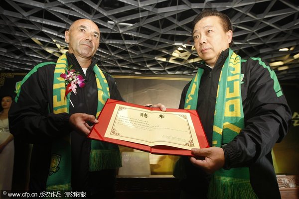 你能防住我？愛德華茲干拔三分命中后 各種垃圾話狂噴狄龍！