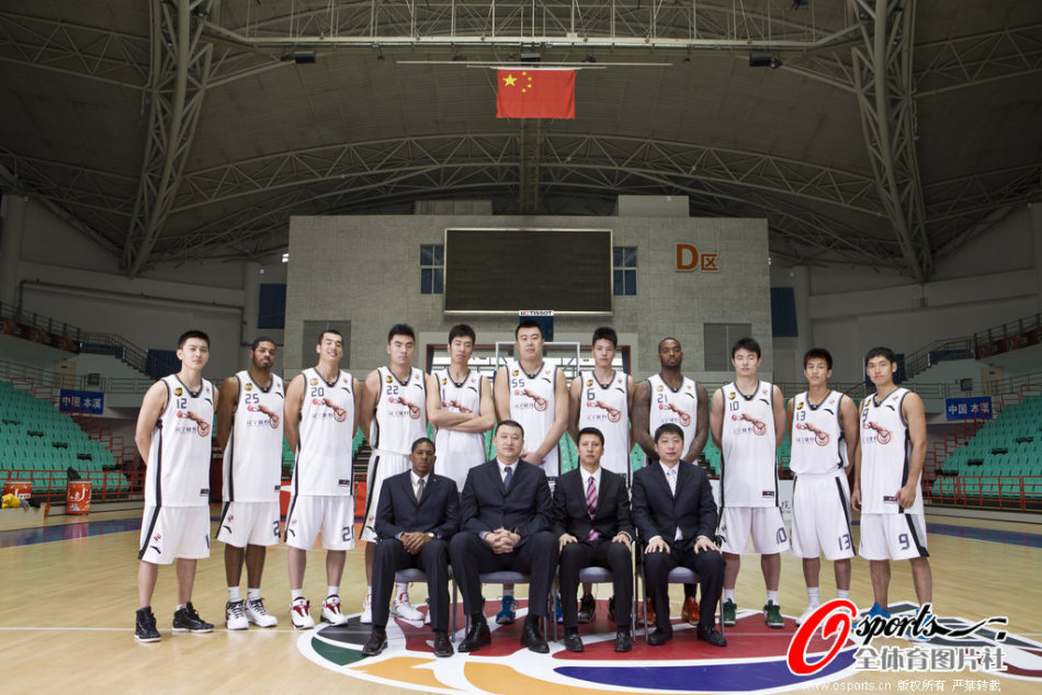  辽宁男篮 官方宣传照