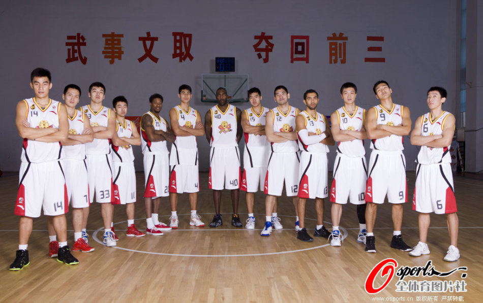 兩腳剎車！埃因霍溫原有望3月荷甲奪冠 兩連敗后剩6輪仍領先15分