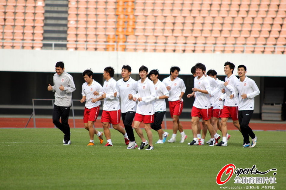 不敢怠慢！約基奇籃下防守申京被吹推人犯規 吃到個人第四犯