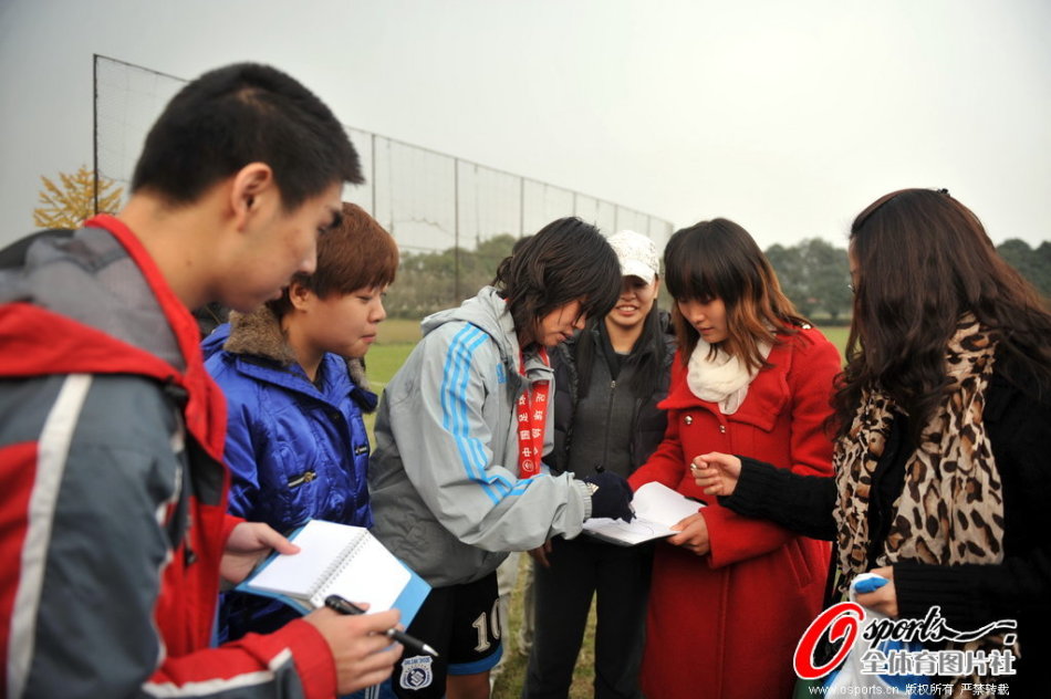 公牛马刺都输了，湖人也不爆40+了？