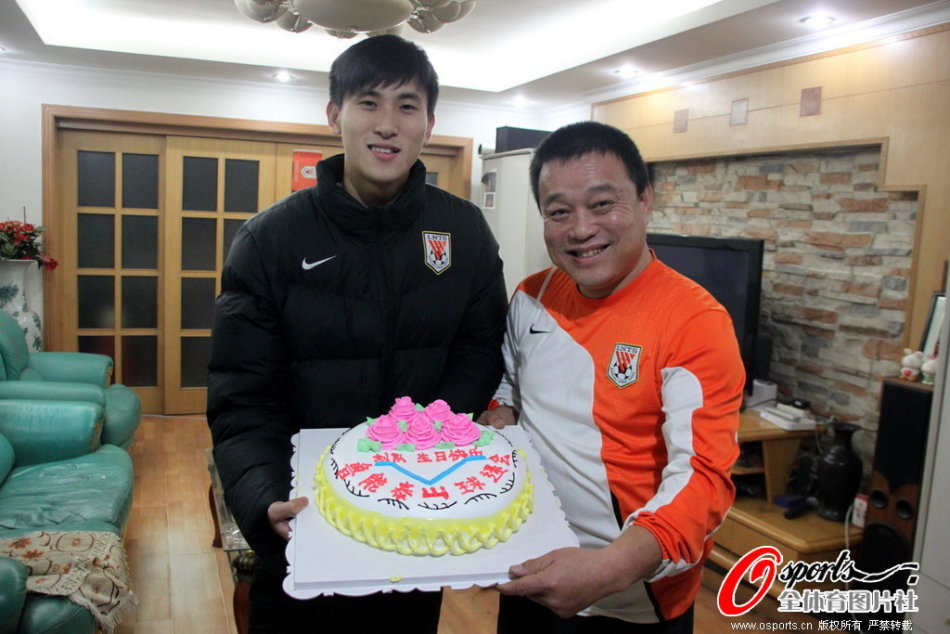 HlE长约绑定塔赞了？真的要回去了吗？