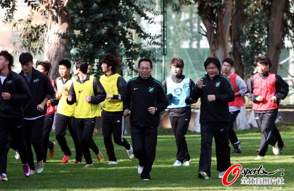 [流言板]再擺五大！火箭首發：杜蘭特、申京、亞當斯、阿門、史密斯