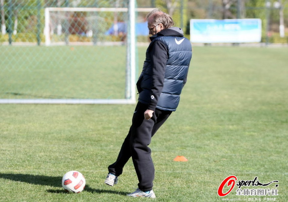 這次又被火箭打爆了！騎士還打算讓替補鋒線留在輪換陣容中嗎？