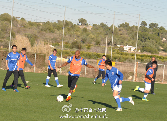 就應該這么打！戈貝爾掩護后下順 接球雙手滑翔暴扣！