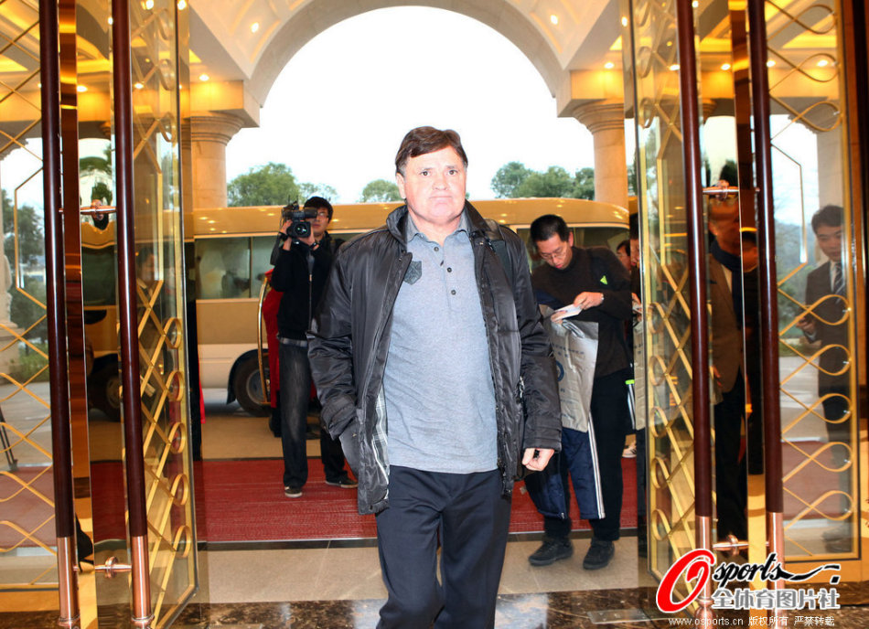 小虎居然和Uzi，bin，theshy都做过队友。