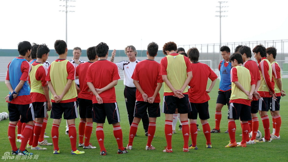 鄂媒：王博豪出生于襄陽普通工人家庭，小學時多次獲得市聯賽冠軍