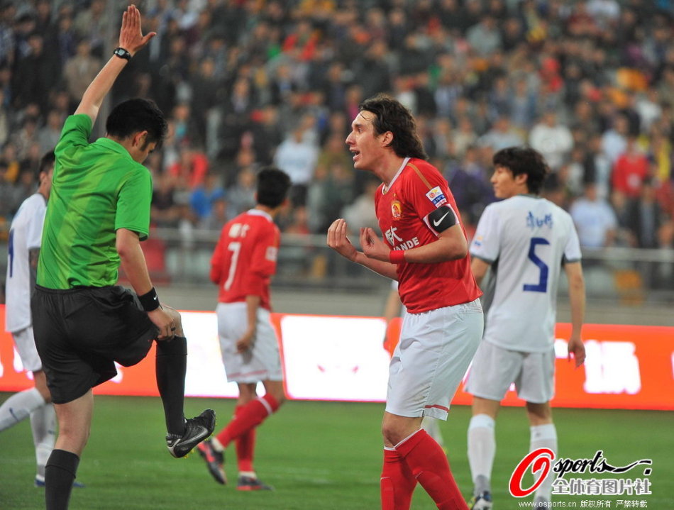 .天津泰达vs广州恒大.最终恒大凭借穆里奇的进