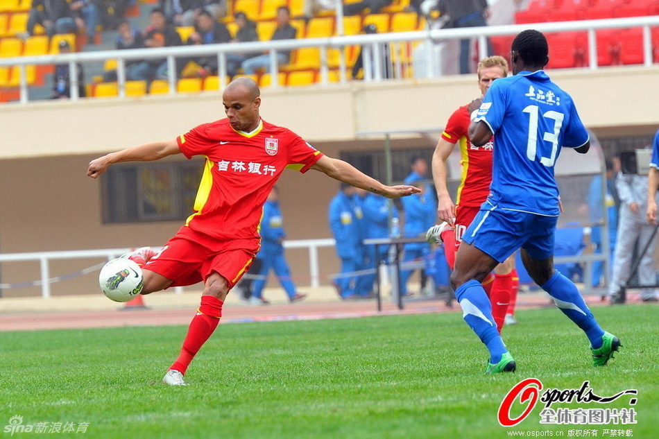 经济观察报：国足选洋帅的经费仅有150万美元，远不及中超名帅