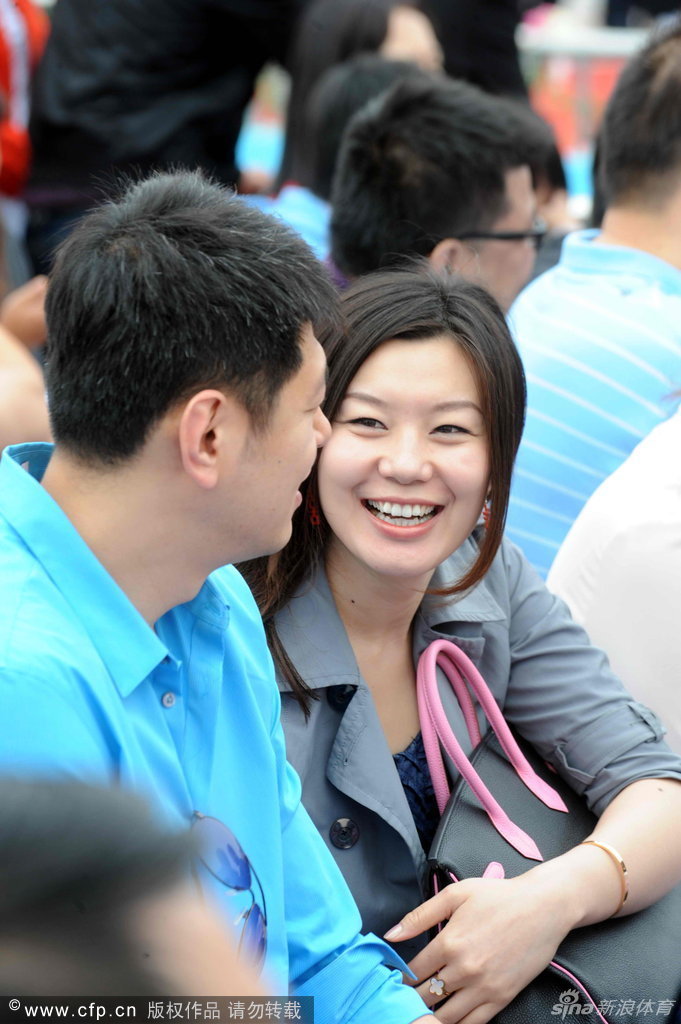 张庆鹏婚礼现场<em>莫科</em>向<em>女友</em>求婚 - 新闻中心 - 佛