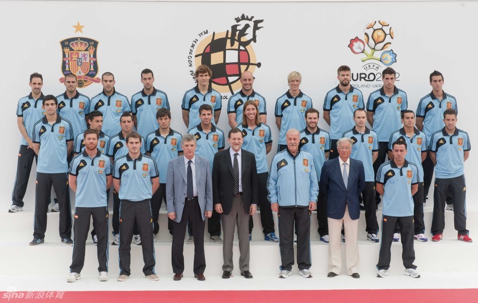 首相与西班牙队合影-西班牙,北京时间,欧洲杯,