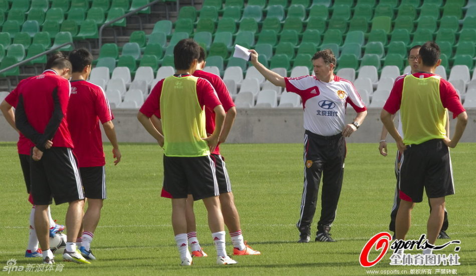 [流言板]勇士不敵開拓者遭遇主場首次輸球，目前主場戰績為5勝1負