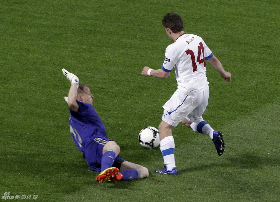 欧洲杯a组首轮第二场比赛,俄罗斯4比1大胜捷克