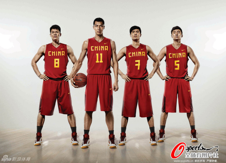 翔飞人身披国旗-北京时间,国家队,易建联