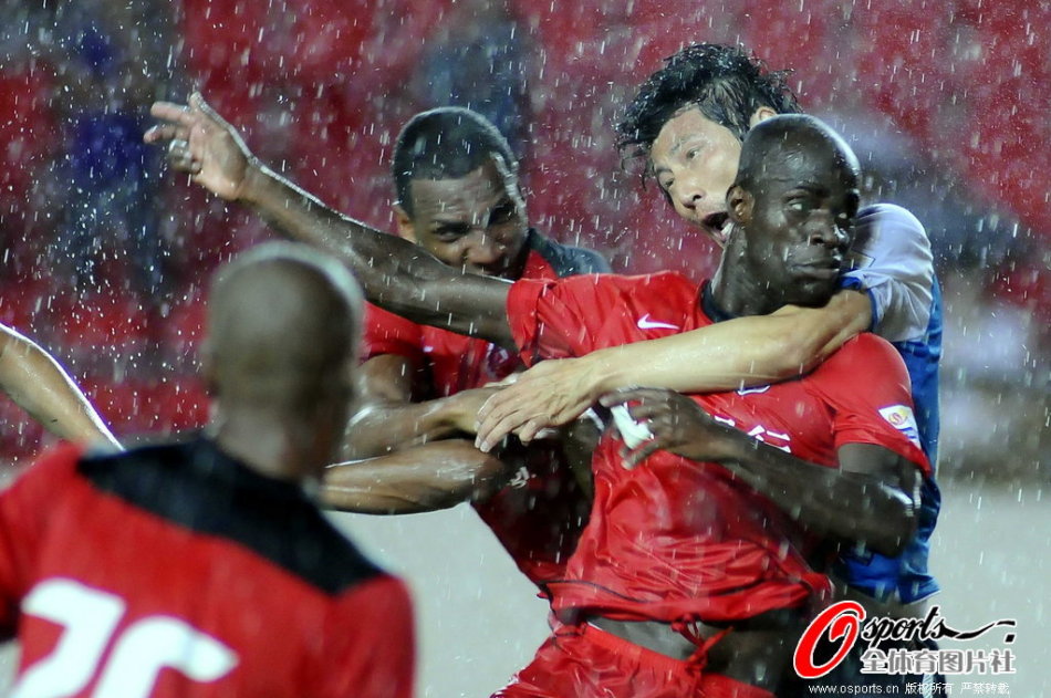 梅西附体！安东尼欧联超车后1V3吊射 10场6球2助打脸曼联+巴西队