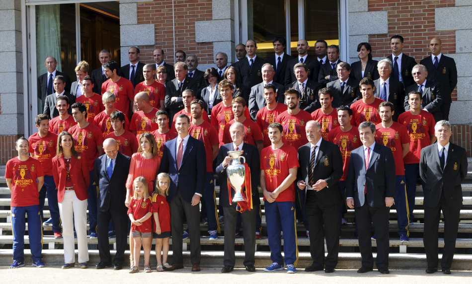 西班牙足球队队员图片大全_西班牙足球队队员