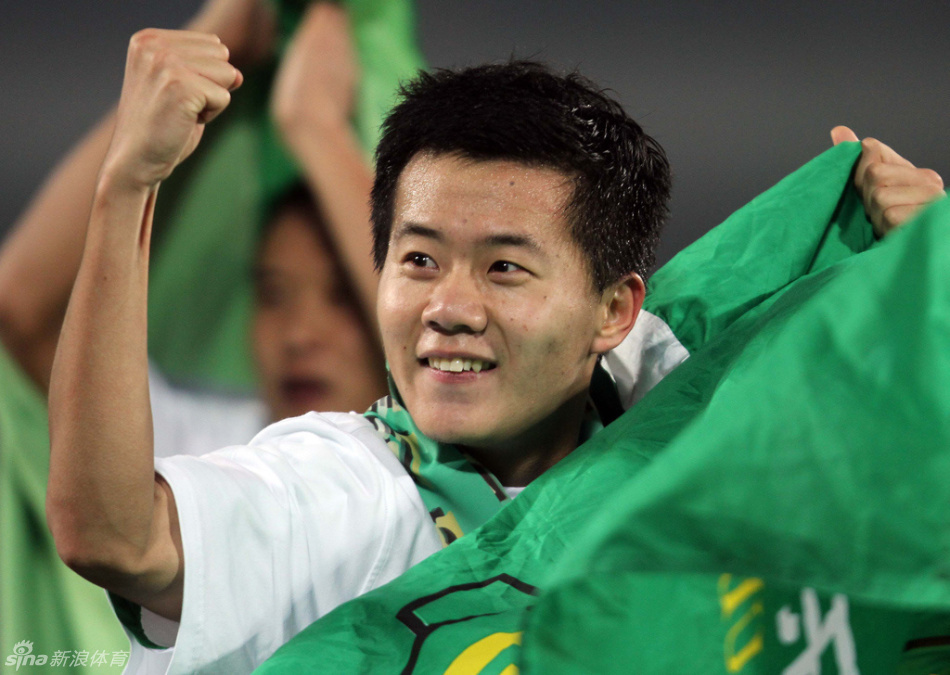 末节崩盘遭活塞逆转！独行侠媒体晒图开喷：尼科