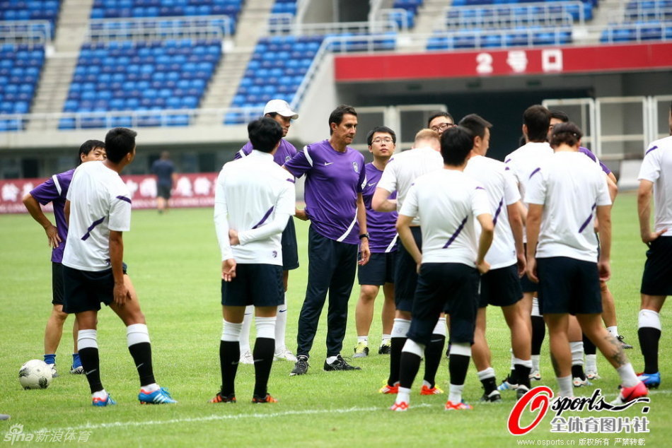 李霄鹏：国安对我们而言是“巨大”的对手