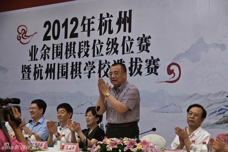 Steam《小貓咪大城市》壓倒性好評發售，小黑貓一路搜集帽子的回家之旅
