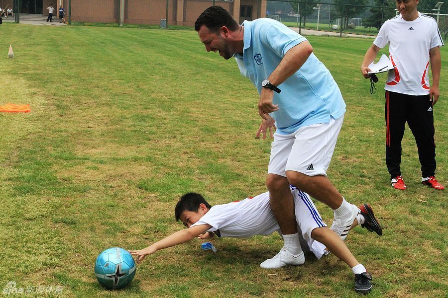 乌度卡今天在电台谈谢泼德本赛季至今的表现，并评价其优缺点