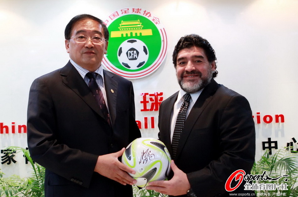 [流言板]赛事官方分享369讲解剑魔操作：技能能打到谁就打谁