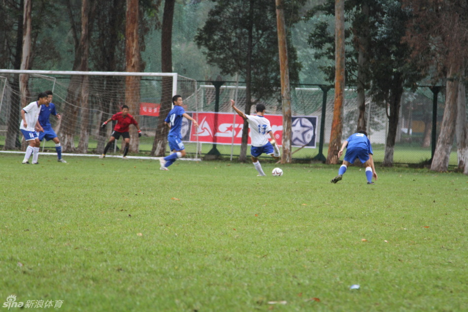 U15足球赛第四轮精彩赛况