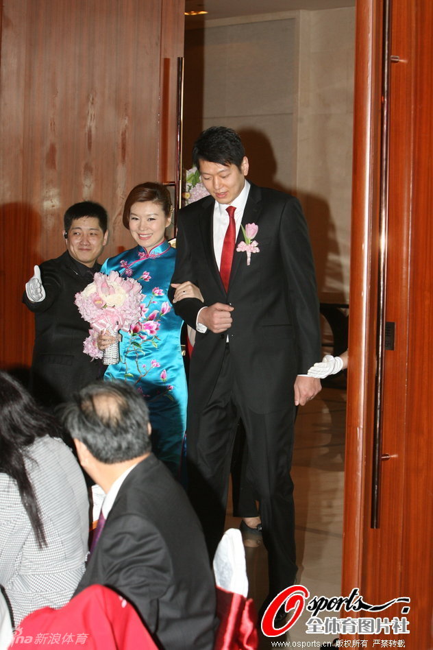 莫科周雅菲青岛再办婚礼_高清图集_新浪网