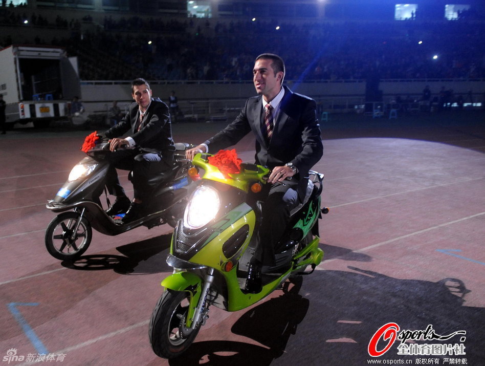 [流言板]庫里擁有歷史最多得分30+且罰球次數不超過1次的比賽