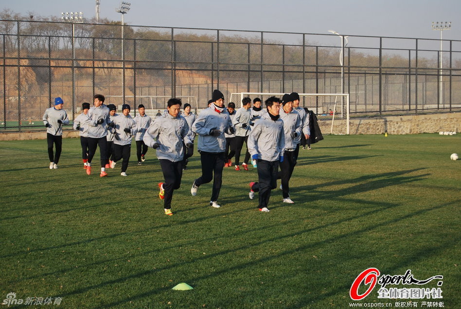 中乙金靴费尔南多：爷爷取名时可能想法比别人多一点 偶像是凯恩