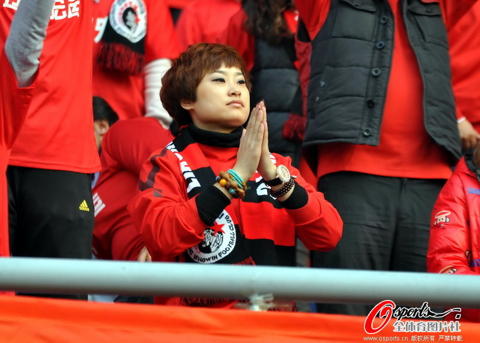 上汽荣威江苏球迷助威中超,蓝色军团,所向披靡