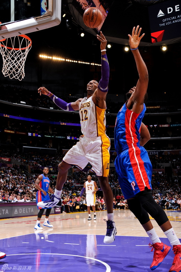 湖人狂胜活塞