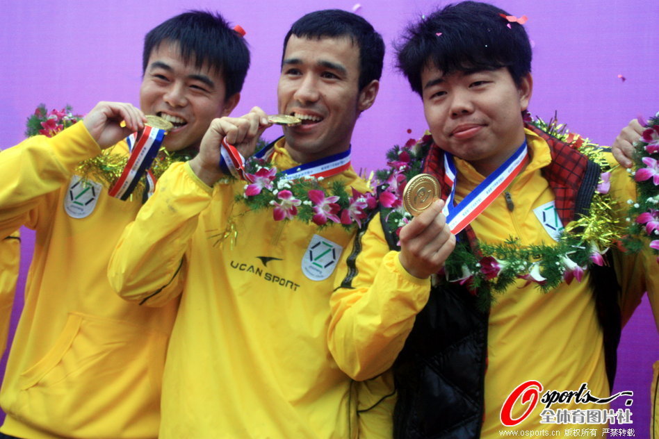 最后還差不了多少！籃板對比掘金首節25