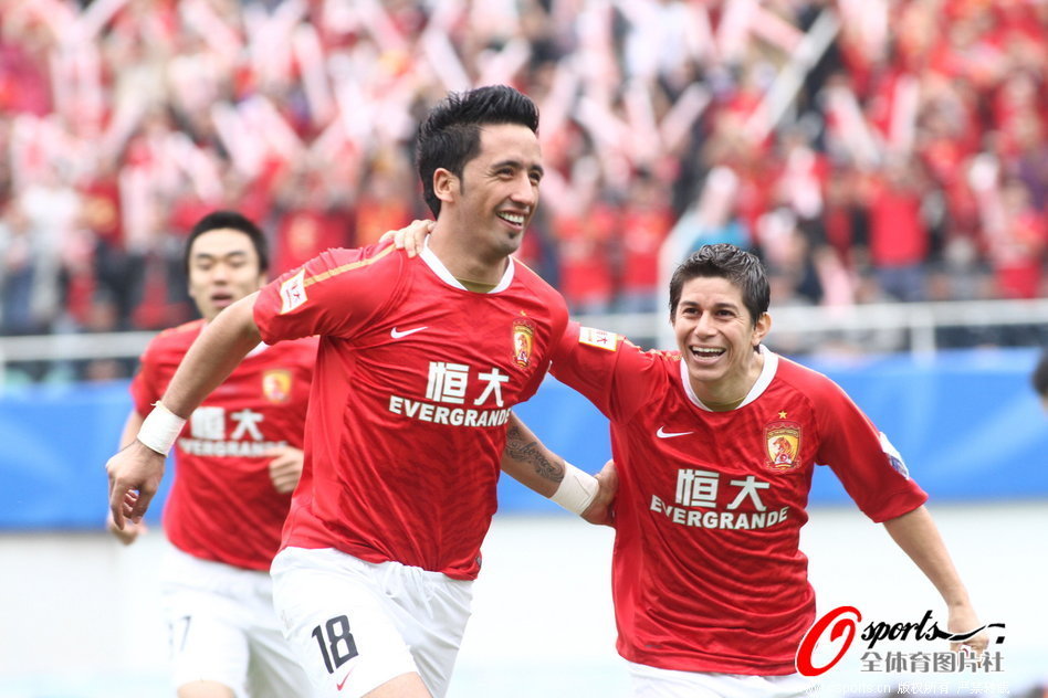 皮爾斯：科比從來都不是NBA的門面球星，喬丹奧尼爾艾弗森更配