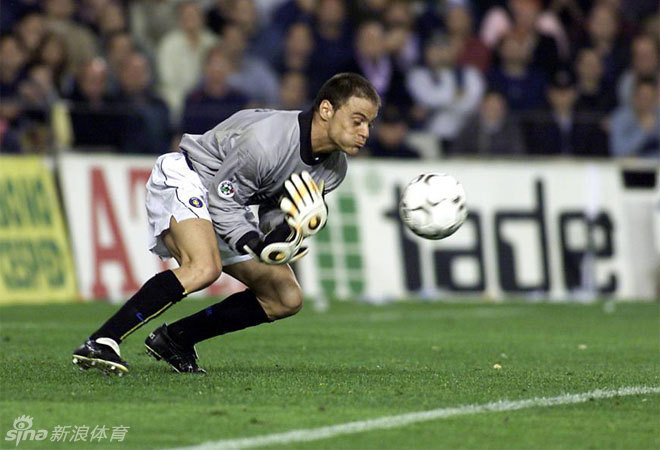 足球比赛红牌图片