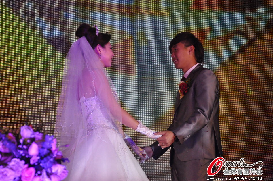 阿尔滨球员王宏有大婚_高清图集_新浪网