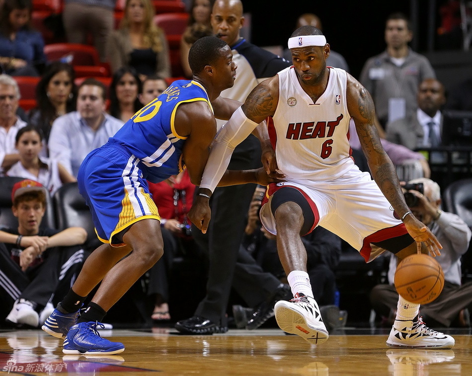 NBA常规赛-詹姆斯31分 热火主场遭勇士准绝杀