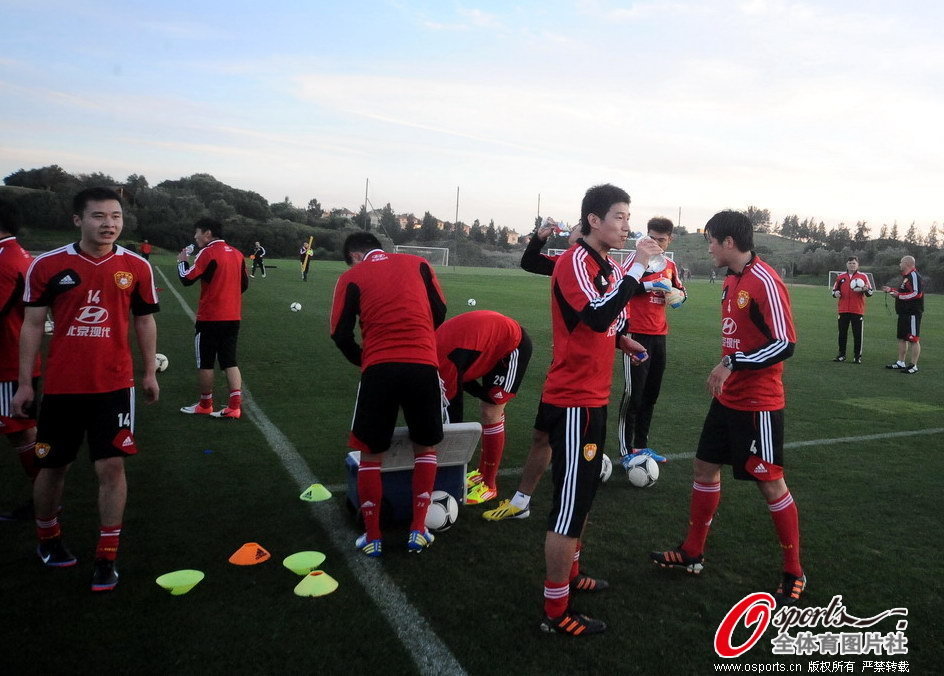 攻防稳定！维金斯近4场场均19.3分1.8断 投篮命中率52.5%